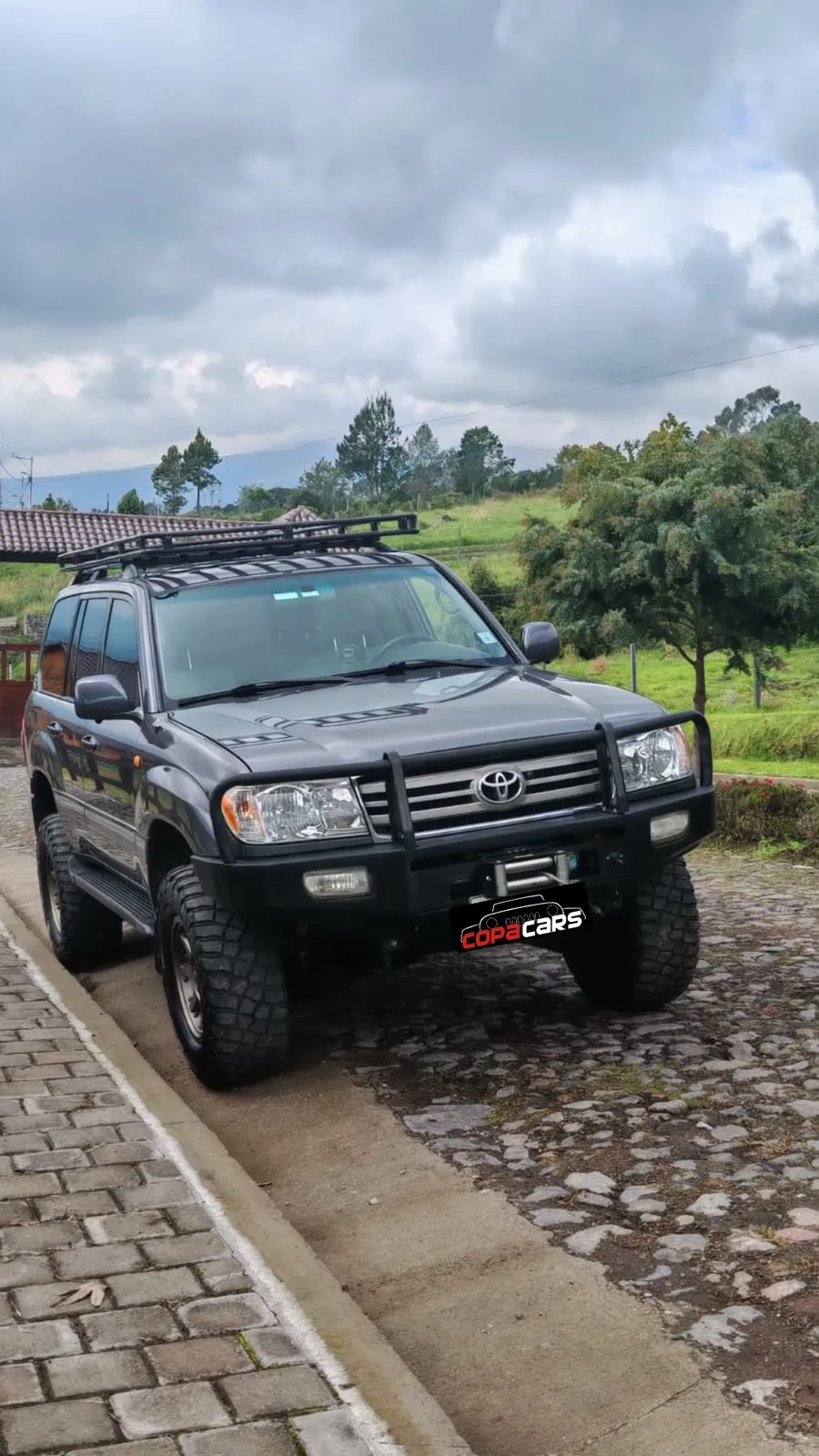 TOYOTA LAND CRUISER 100